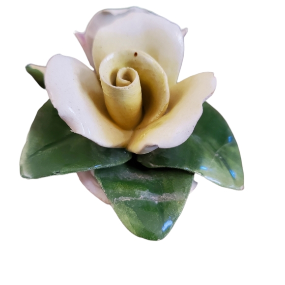 Vintage Capodimonte Flower Basket With 2 Roses And 2 Buds - Picture 4 of 9